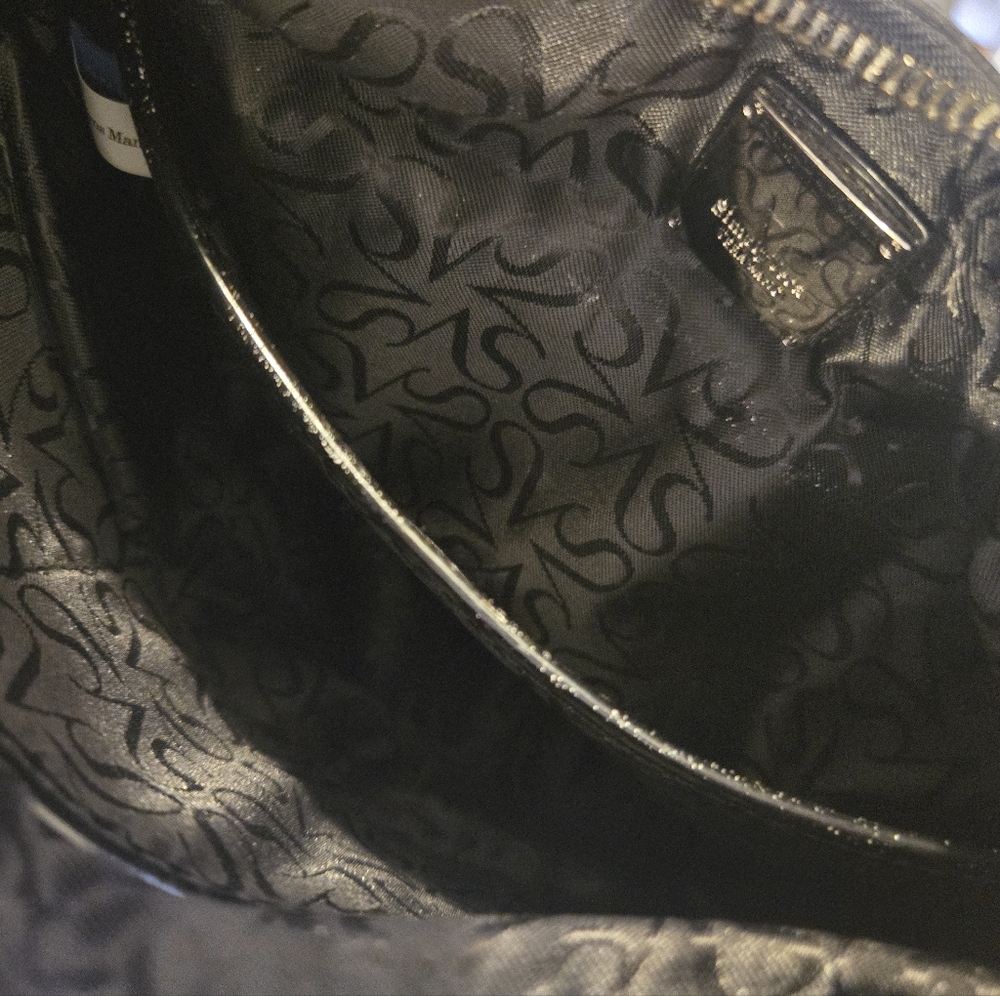 Elegant Black Vera Wang Women's Handbag - Picture 6 of 6
